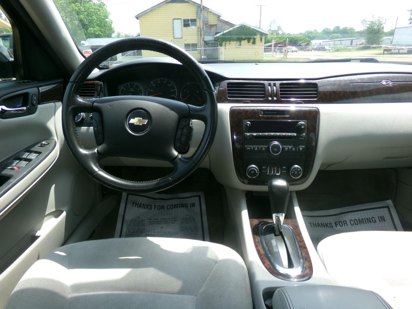 2014 Black /Gray Chevrolet Impala LT (2G1WB5E35E1) with an 3.6L V6 DOHC 16V FFV engine, 6-Speed Automatic transmission, located at 401 First NE, Bearden, AR, 71720, (870) 687-3414, 33.726528, -92.611519 - Photo#15